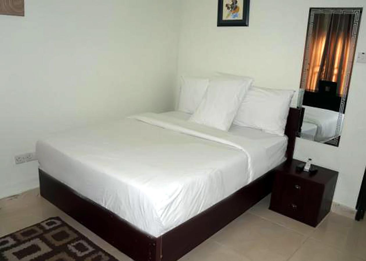 De Rigg Place - Alaka Estate, Surulere Lagos Exterior photo