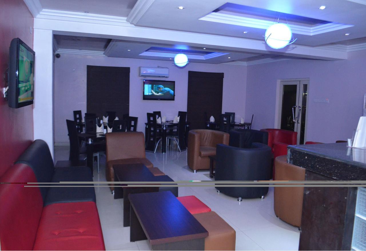 De Rigg Place - Alaka Estate, Surulere Lagos Exterior photo